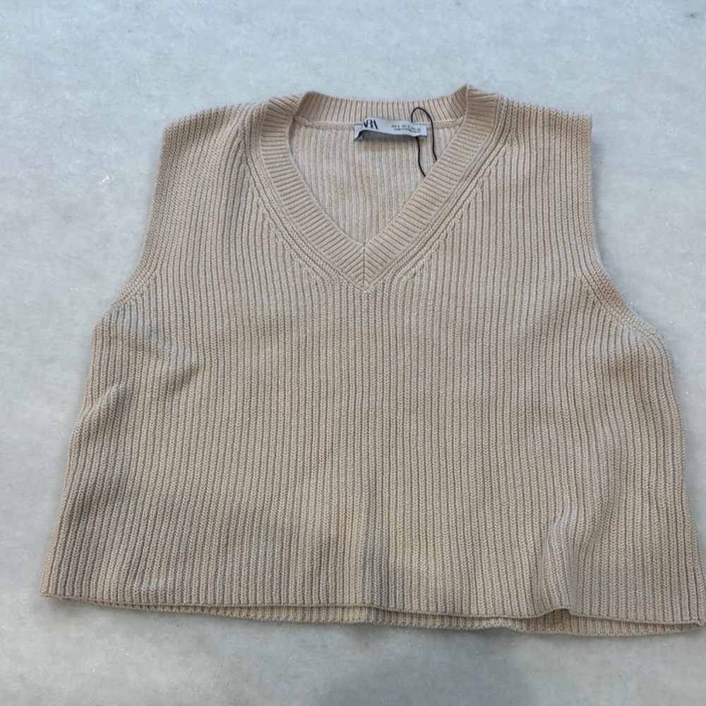 Zara Cream Ribbed Knit V-Neck Sweater